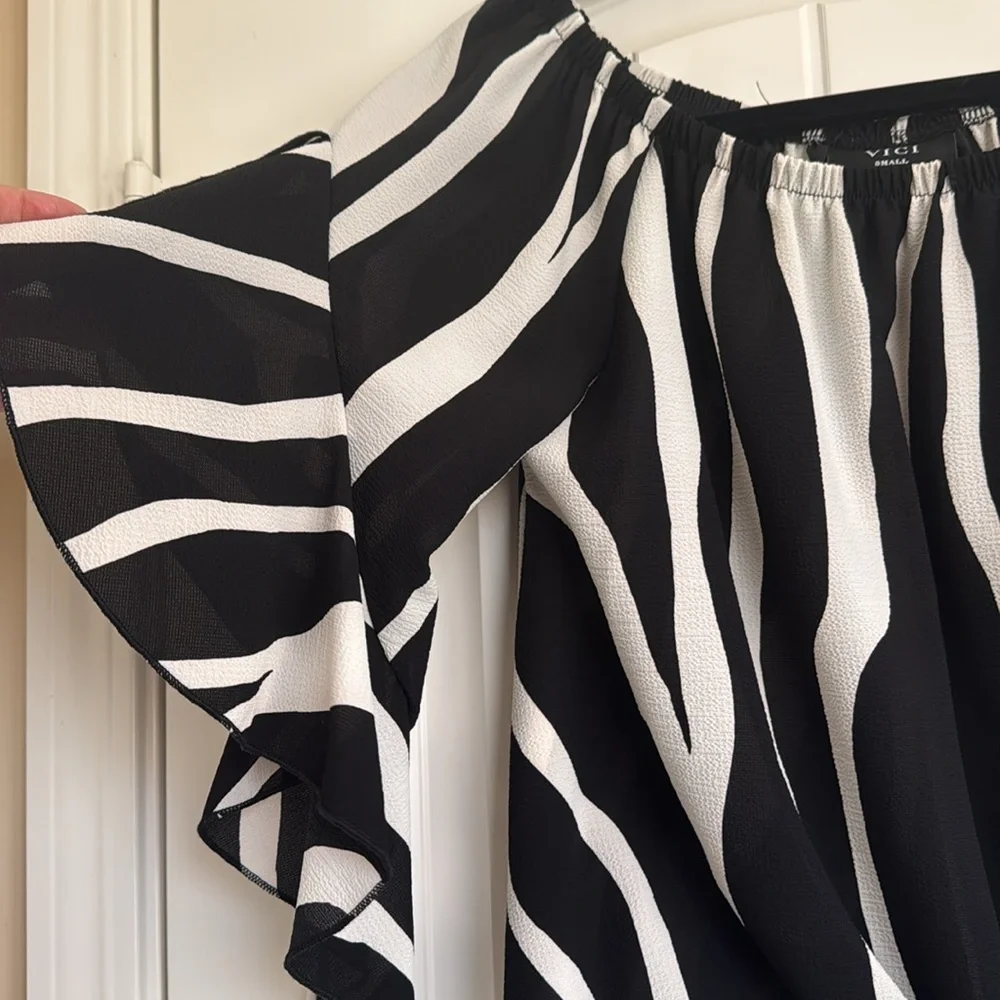 Vici Black and Off white Zebra Print Women's Top Size S - Picture 5 of 8